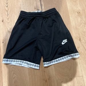 Nike culture of basketball reversible shorts big kids